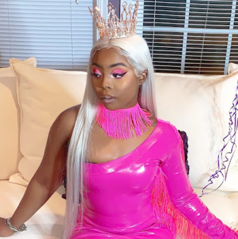 Meet your Posher, Theekiara
